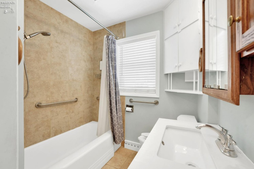 106 Lake Street, South Amherst, 44001, 2 Bedrooms Bedrooms, ,1 BathroomBathrooms,Residential,For Sale,Lake,20260106