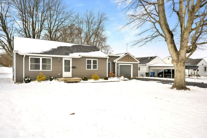 106 Lake Street, South Amherst, 44001, 2 Bedrooms Bedrooms, ,1 BathroomBathrooms,Residential,For Sale,Lake,20260106