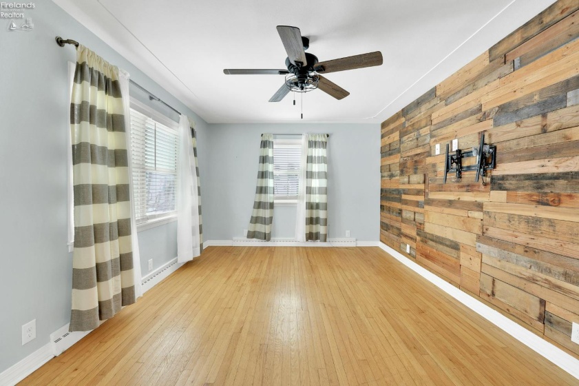 106 Lake Street, South Amherst, 44001, 2 Bedrooms Bedrooms, ,1 BathroomBathrooms,Residential,For Sale,Lake,20260106