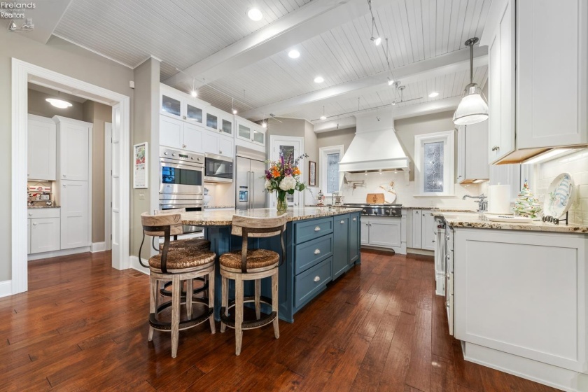 4712 Marsh View Drive, Port Clinton, 43452, 4 Bedrooms Bedrooms, ,4 BathroomsBathrooms,Residential,For Sale,Marsh View,20254842