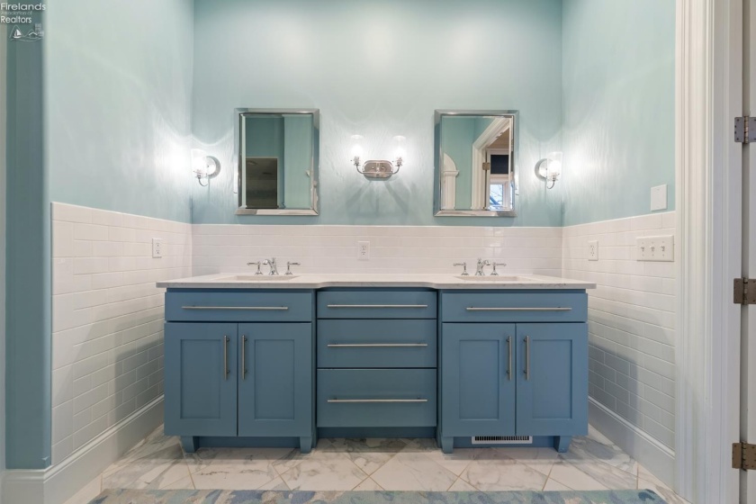 4712 Marsh View Drive, Port Clinton, 43452, 4 Bedrooms Bedrooms, ,4 BathroomsBathrooms,Residential,For Sale,Marsh View,20254842