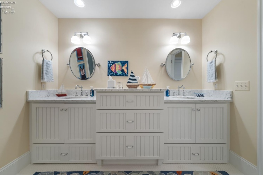 4712 Marsh View Drive, Port Clinton, 43452, 4 Bedrooms Bedrooms, ,4 BathroomsBathrooms,Residential,For Sale,Marsh View,20254842