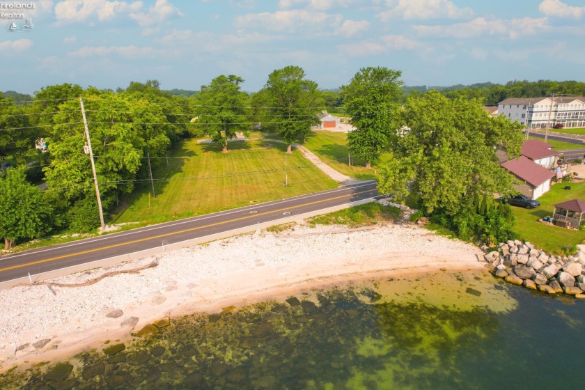 902 Main Street, Marblehead, 43440, 1 Bedroom Bedrooms, ,2 BathroomsBathrooms,Residential,For Sale,Main,20260103