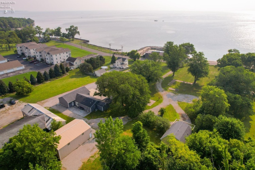 902 Main Street, Marblehead, 43440, 1 Bedroom Bedrooms, ,2 BathroomsBathrooms,Residential,For Sale,Main,20260103