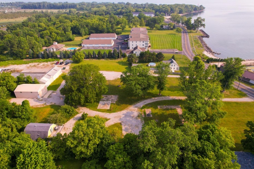 902 Main Street, Marblehead, 43440, 1 Bedroom Bedrooms, ,2 BathroomsBathrooms,Residential,For Sale,Main,20260103