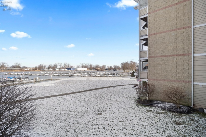 32 Marina Point Drive, Sandusky, 44870, 2 Bedrooms Bedrooms, ,2 BathroomsBathrooms,Residential,For Sale,Marina Point,20260100