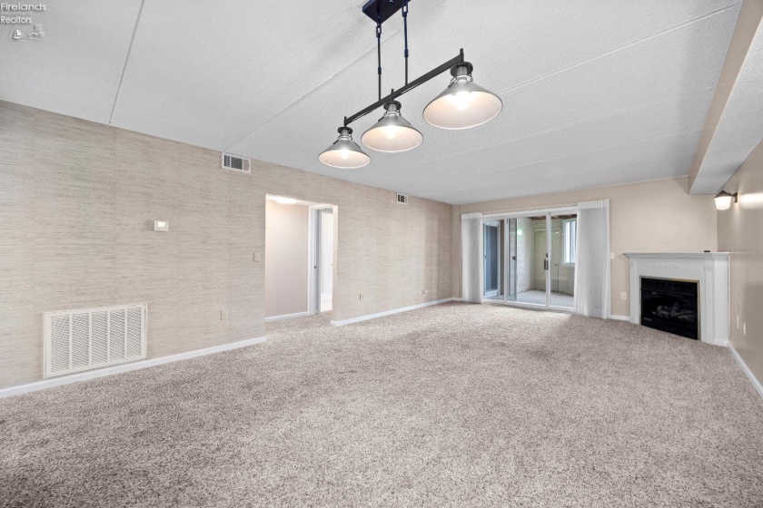 32 Marina Point Drive, Sandusky, 44870, 2 Bedrooms Bedrooms, ,2 BathroomsBathrooms,Residential,For Sale,Marina Point,20260100