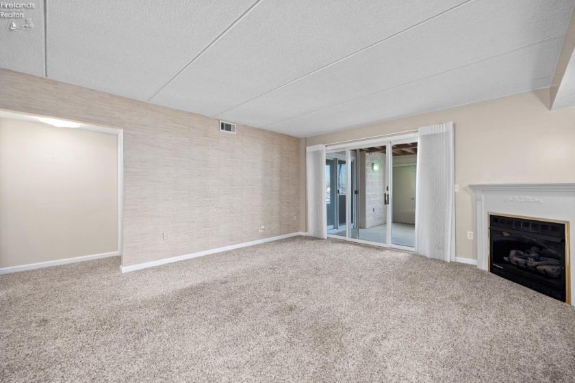 32 Marina Point Drive, Sandusky, 44870, 2 Bedrooms Bedrooms, ,2 BathroomsBathrooms,Residential,For Sale,Marina Point,20260100