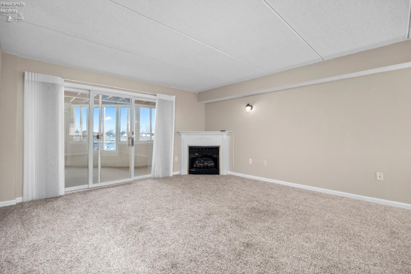 32 Marina Point Drive, Sandusky, 44870, 2 Bedrooms Bedrooms, ,2 BathroomsBathrooms,Residential,For Sale,Marina Point,20260100