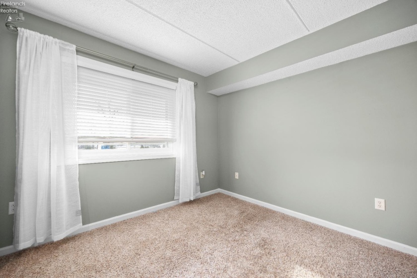 32 Marina Point Drive, Sandusky, 44870, 2 Bedrooms Bedrooms, ,2 BathroomsBathrooms,Residential,For Sale,Marina Point,20260100