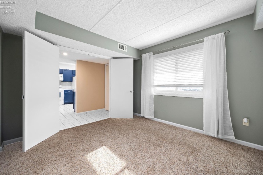 32 Marina Point Drive, Sandusky, 44870, 2 Bedrooms Bedrooms, ,2 BathroomsBathrooms,Residential,For Sale,Marina Point,20260100