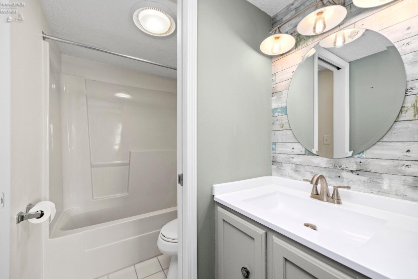 32 Marina Point Drive, Sandusky, 44870, 2 Bedrooms Bedrooms, ,2 BathroomsBathrooms,Residential,For Sale,Marina Point,20260100