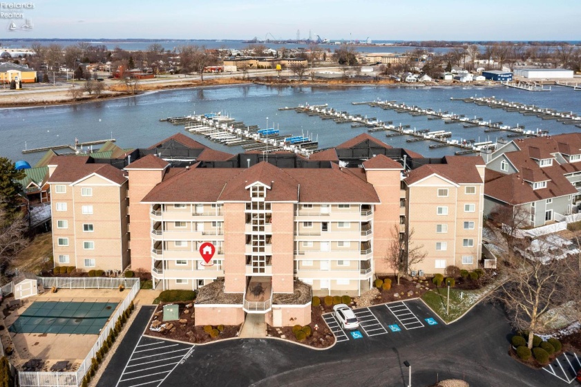 32 Marina Point Drive, Sandusky, 44870, 2 Bedrooms Bedrooms, ,2 BathroomsBathrooms,Residential,For Sale,Marina Point,20260100