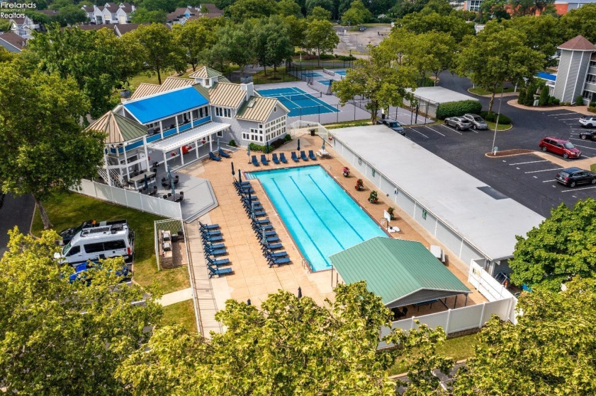 32 Marina Point Drive, Sandusky, 44870, 2 Bedrooms Bedrooms, ,2 BathroomsBathrooms,Residential,For Sale,Marina Point,20260100