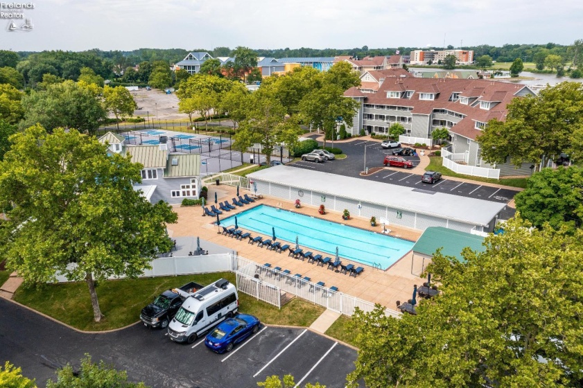 32 Marina Point Drive, Sandusky, 44870, 2 Bedrooms Bedrooms, ,2 BathroomsBathrooms,Residential,For Sale,Marina Point,20260100