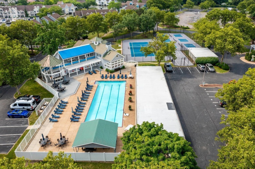 32 Marina Point Drive, Sandusky, 44870, 2 Bedrooms Bedrooms, ,2 BathroomsBathrooms,Residential,For Sale,Marina Point,20260100