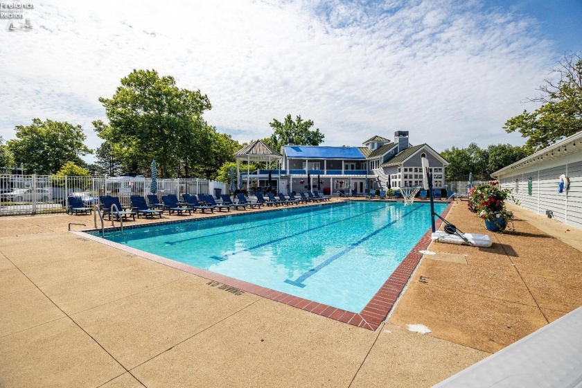 32 Marina Point Drive, Sandusky, 44870, 2 Bedrooms Bedrooms, ,2 BathroomsBathrooms,Residential,For Sale,Marina Point,20260100