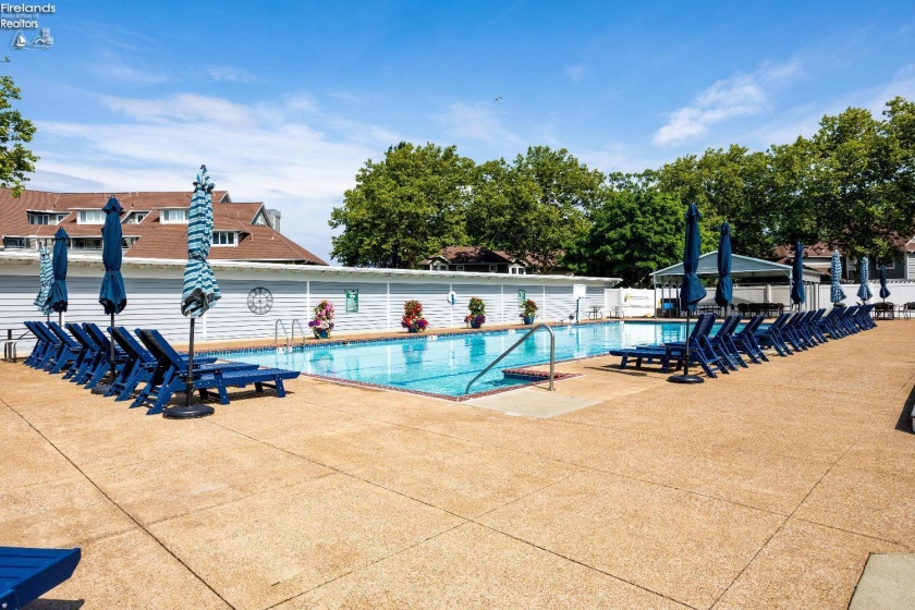 32 Marina Point Drive, Sandusky, 44870, 2 Bedrooms Bedrooms, ,2 BathroomsBathrooms,Residential,For Sale,Marina Point,20260100