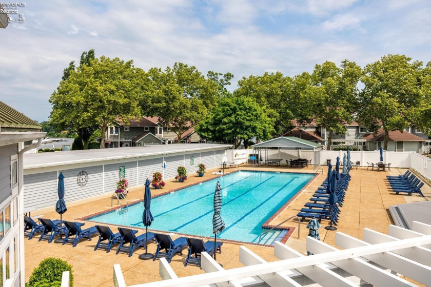 32 Marina Point Drive, Sandusky, 44870, 2 Bedrooms Bedrooms, ,2 BathroomsBathrooms,Residential,For Sale,Marina Point,20260100