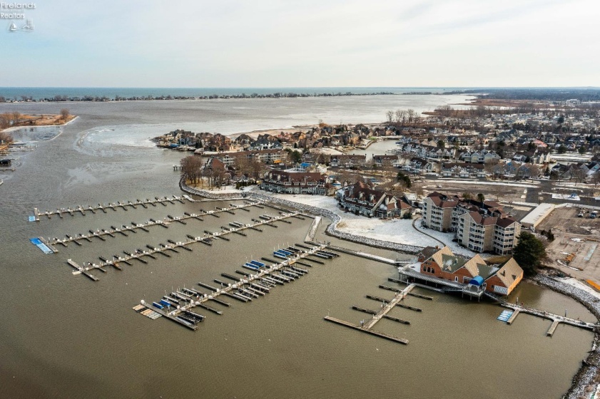 32 Marina Point Drive, Sandusky, 44870, 2 Bedrooms Bedrooms, ,2 BathroomsBathrooms,Residential,For Sale,Marina Point,20260100