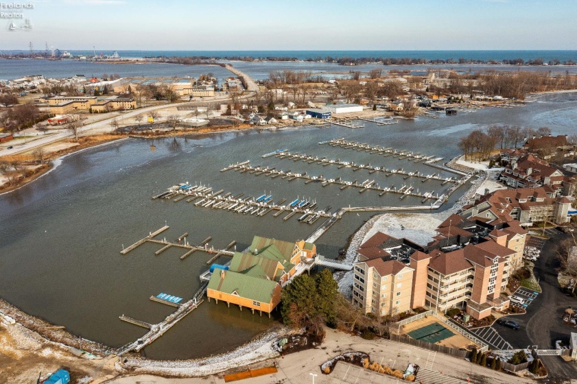 32 Marina Point Drive, Sandusky, 44870, 2 Bedrooms Bedrooms, ,2 BathroomsBathrooms,Residential,For Sale,Marina Point,20260100