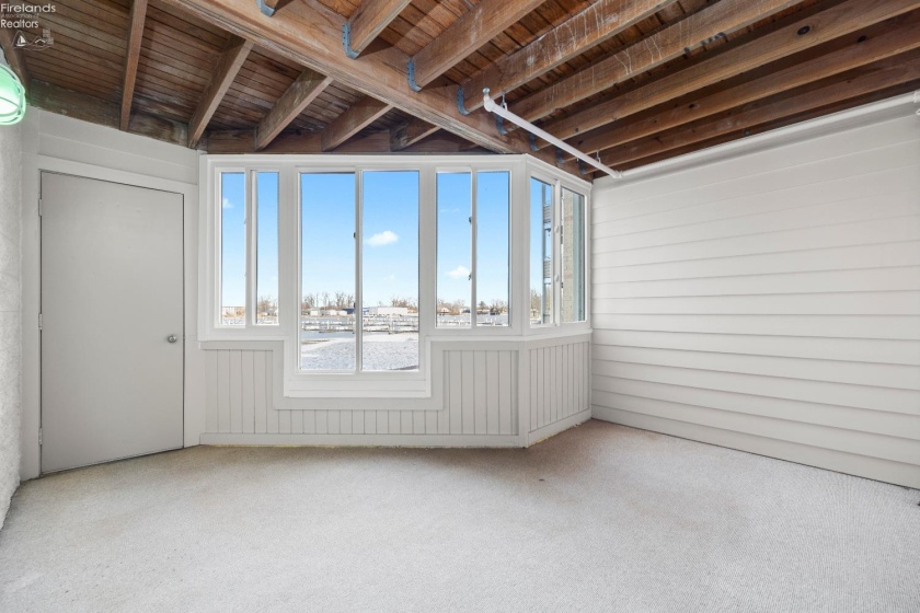 32 Marina Point Drive, Sandusky, 44870, 2 Bedrooms Bedrooms, ,2 BathroomsBathrooms,Residential,For Sale,Marina Point,20260100