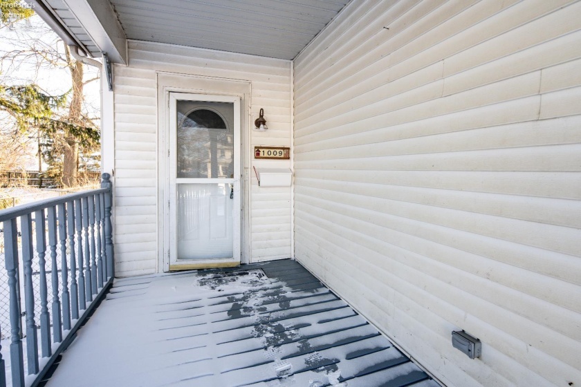 1009 Napoleon Street, Fremont, 43420, 3 Bedrooms Bedrooms, ,1 BathroomBathrooms,Residential,For Sale,Napoleon,20260027