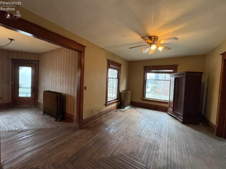 122 Washington Street, Port Clinton, 43452, 3 Bedrooms Bedrooms, ,2 BathroomsBathrooms,Residential,For Sale,Washington,20260133