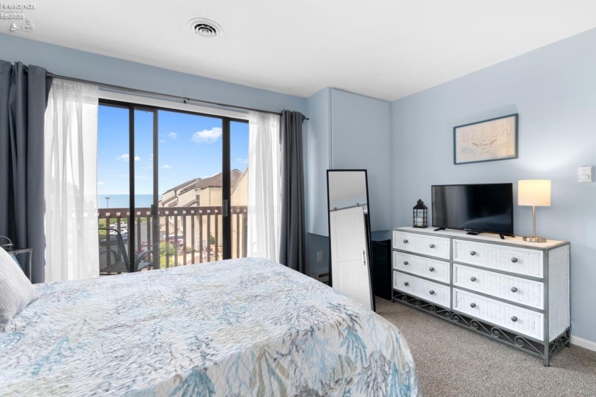 1807 Perry Street, Port Clinton, 43452, 2 Bedrooms Bedrooms, ,2 BathroomsBathrooms,Residential,For Sale,Perry,20260183