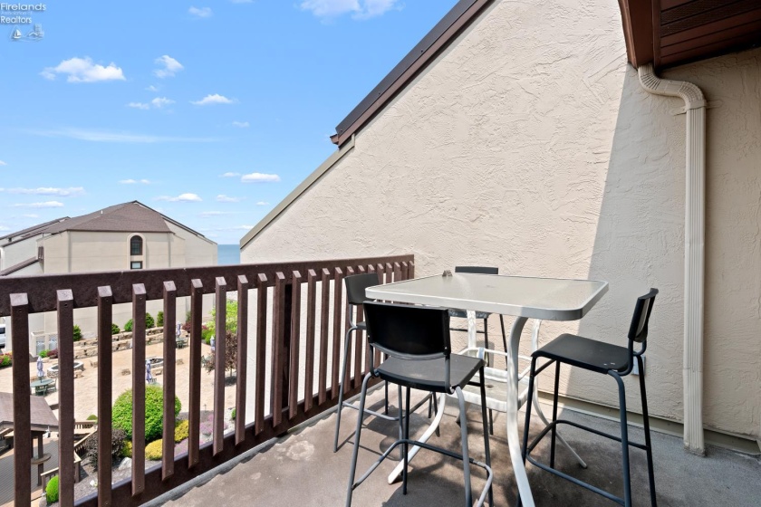 1807 Perry Street, Port Clinton, 43452, 2 Bedrooms Bedrooms, ,2 BathroomsBathrooms,Residential,For Sale,Perry,20260183