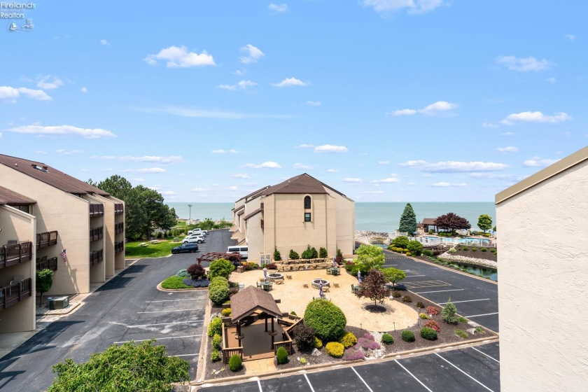 1807 Perry Street, Port Clinton, 43452, 2 Bedrooms Bedrooms, ,2 BathroomsBathrooms,Residential,For Sale,Perry,20260183