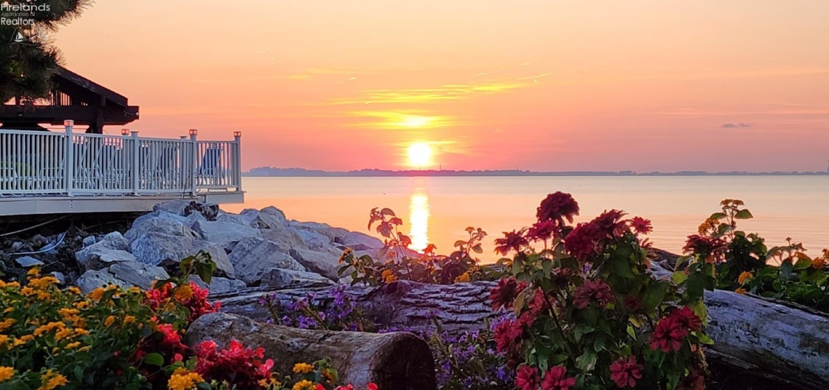 1807 Perry Street, Port Clinton, 43452, 2 Bedrooms Bedrooms, ,2 BathroomsBathrooms,Residential,For Sale,Perry,20260183