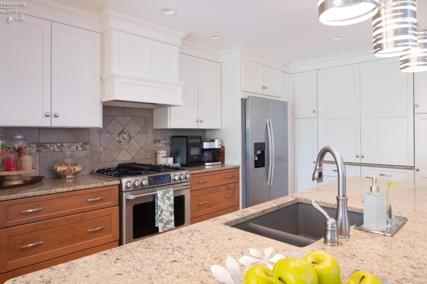 527 Mariner, Huron, 44839, 4 Bedrooms Bedrooms, ,3 BathroomsBathrooms,Residential,For Sale,Mariner,20260190