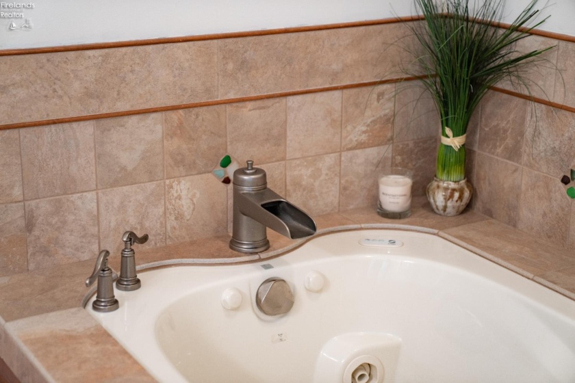 527 Mariner, Huron, 44839, 4 Bedrooms Bedrooms, ,3 BathroomsBathrooms,Residential,For Sale,Mariner,20260190