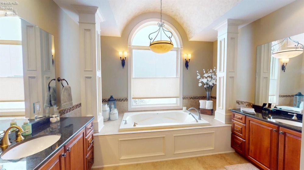 3125 Alexandrias Drive, Sandusky, 44870, 4 Bedrooms Bedrooms, ,4 BathroomsBathrooms,Residential,For Sale,Alexandrias,20260017