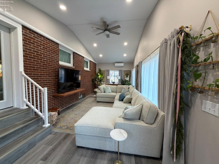 1114 Mudbrook Road, Huron, 44839, 4 Bedrooms Bedrooms, ,2 BathroomsBathrooms,Residential,For Sale,Mudbrook,20260197