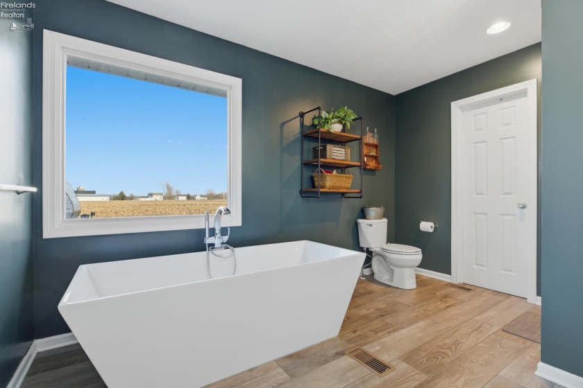 11777 New London Eastern Road, Spencer, 44275, 5 Bedrooms Bedrooms, ,4 BathroomsBathrooms,Residential,For Sale,New London Eastern,20260186