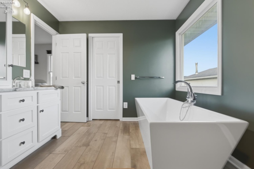 11777 New London Eastern Road, Spencer, 44275, 5 Bedrooms Bedrooms, ,4 BathroomsBathrooms,Residential,For Sale,New London Eastern,20260186