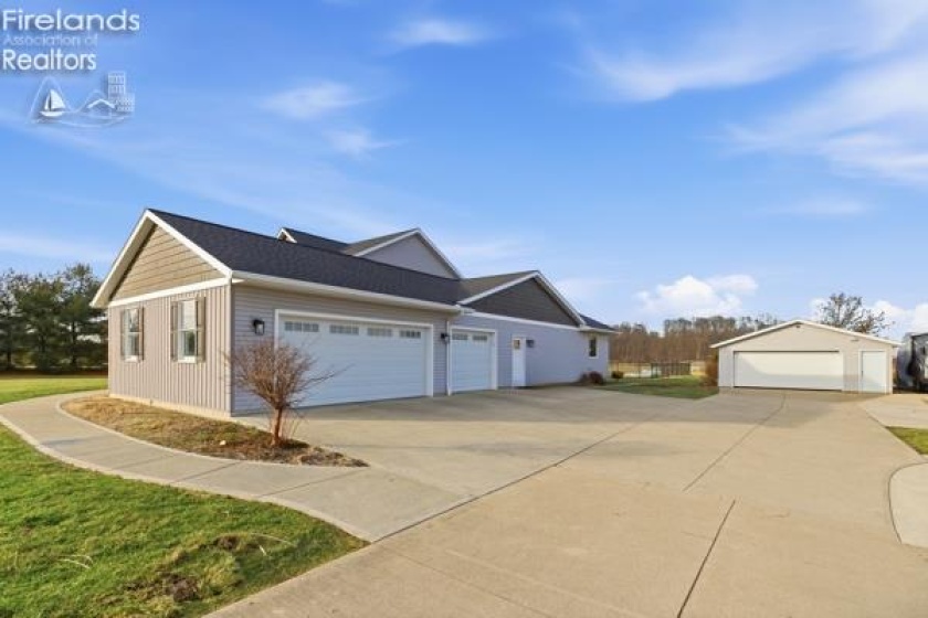 11777 New London Eastern Road, Spencer, 44275, 5 Bedrooms Bedrooms, ,4 BathroomsBathrooms,Residential,For Sale,New London Eastern,20260186