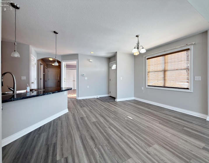 2010 Dickinson Street, Fremont, 43420, 2 Bedrooms Bedrooms, ,2 BathroomsBathrooms,Residential,For Sale,Dickinson,20260206