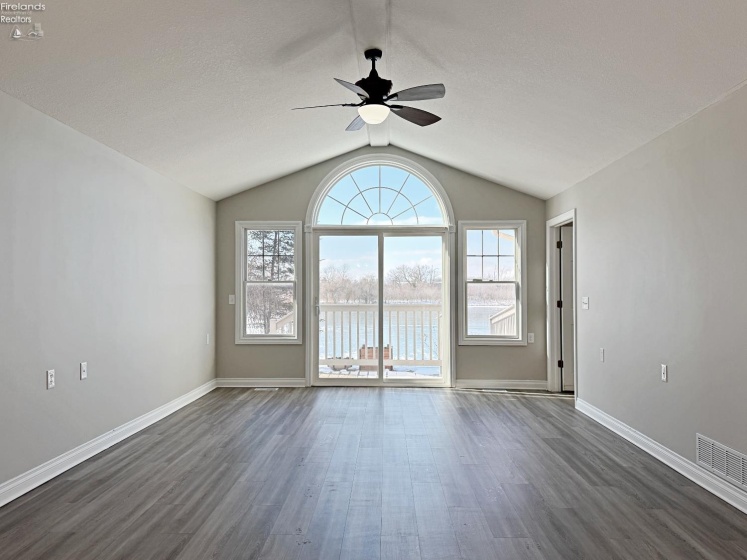 2010 Dickinson Street, Fremont, 43420, 2 Bedrooms Bedrooms, ,2 BathroomsBathrooms,Residential,For Sale,Dickinson,20260206