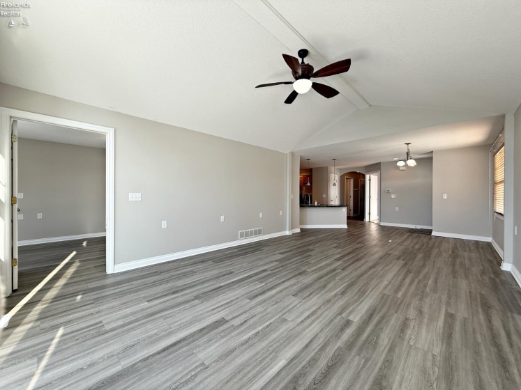 2010 Dickinson Street, Fremont, 43420, 2 Bedrooms Bedrooms, ,2 BathroomsBathrooms,Residential,For Sale,Dickinson,20260206