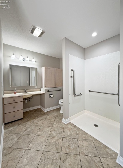 2010 Dickinson Street, Fremont, 43420, 2 Bedrooms Bedrooms, ,2 BathroomsBathrooms,Residential,For Sale,Dickinson,20260206