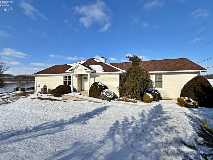 2010 Dickinson Street, Fremont, 43420, 2 Bedrooms Bedrooms, ,2 BathroomsBathrooms,Residential,For Sale,Dickinson,20260206