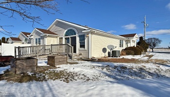 2010 Dickinson Street, Fremont, 43420, 2 Bedrooms Bedrooms, ,2 BathroomsBathrooms,Residential,For Sale,Dickinson,20260206