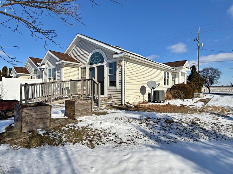 2010 Dickinson Street, Fremont, 43420, 2 Bedrooms Bedrooms, ,2 BathroomsBathrooms,Residential,For Sale,Dickinson,20260206