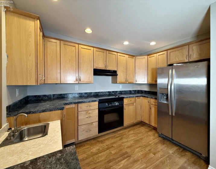 2010 Dickinson Street, Fremont, 43420, 2 Bedrooms Bedrooms, ,2 BathroomsBathrooms,Residential,For Sale,Dickinson,20260206