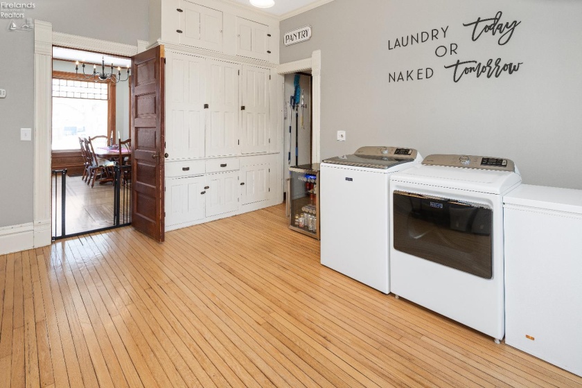 305 Cherry Street, Clyde, 43410, 5 Bedrooms Bedrooms, ,2 BathroomsBathrooms,Residential,For Sale,Cherry,20260224