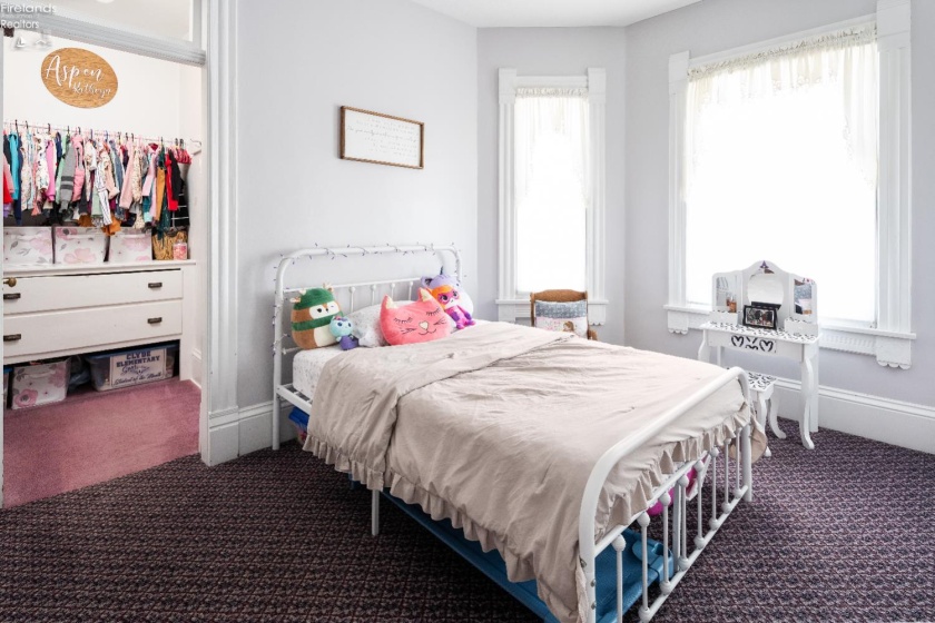 305 Cherry Street, Clyde, 43410, 5 Bedrooms Bedrooms, ,2 BathroomsBathrooms,Residential,For Sale,Cherry,20260224