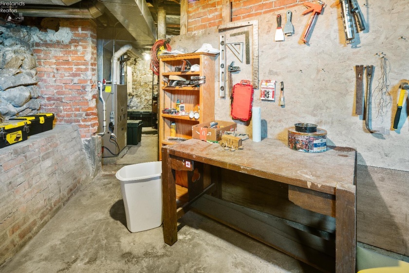 305 Cherry Street, Clyde, 43410, 5 Bedrooms Bedrooms, ,2 BathroomsBathrooms,Residential,For Sale,Cherry,20260224